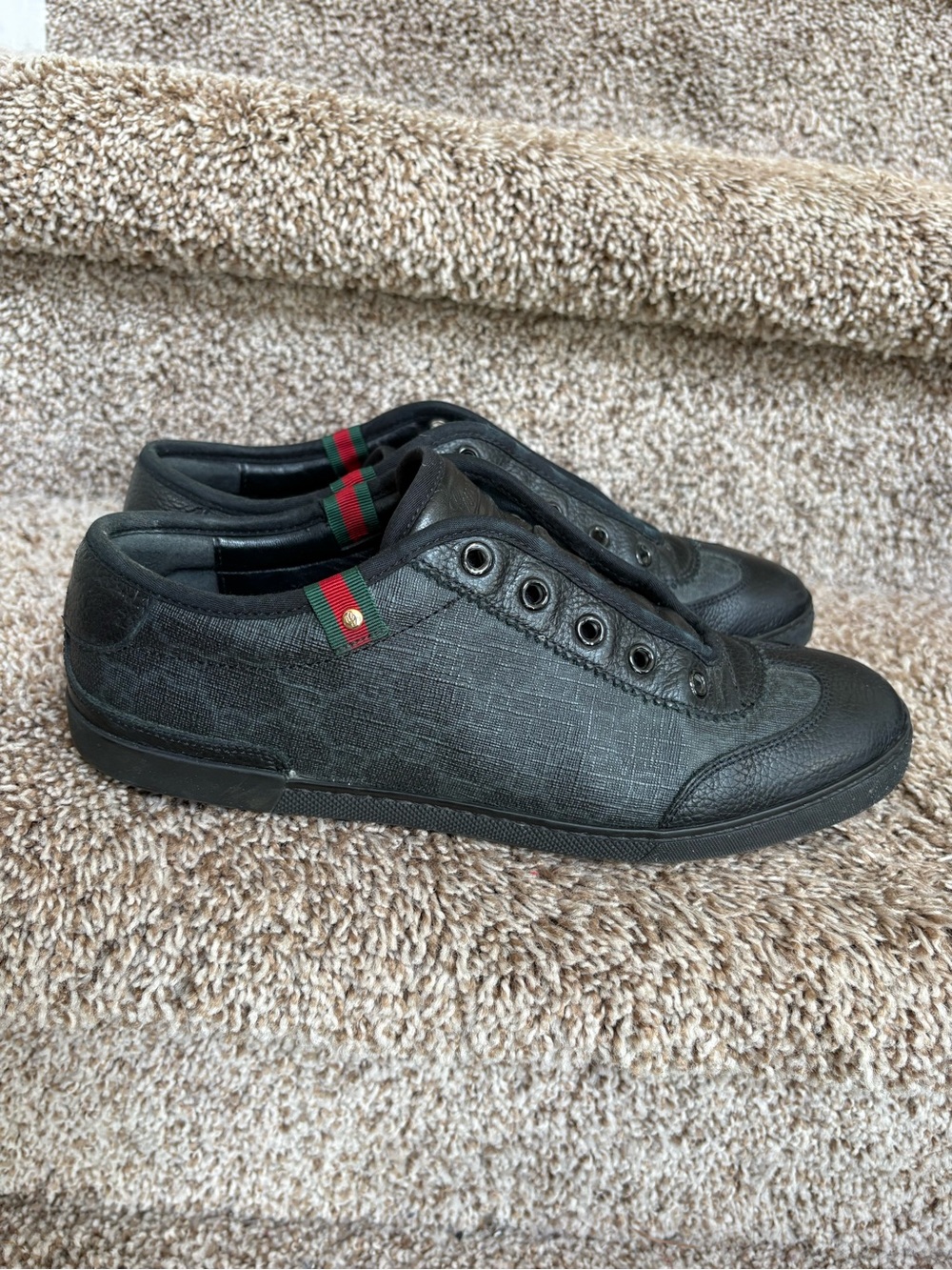 Gucci Women’s Black Leather Lace up Sneakers with Green-Red Heel Trim - Picture 2 of 14